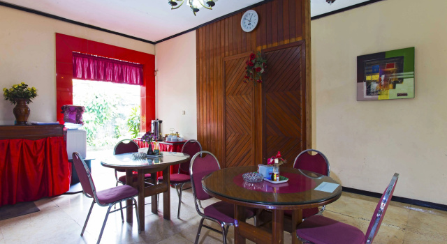 RedDoorz @ Kemang Selatan, Rezervați Hotel Hoteluri în Cilandak cu piscină, Piscină