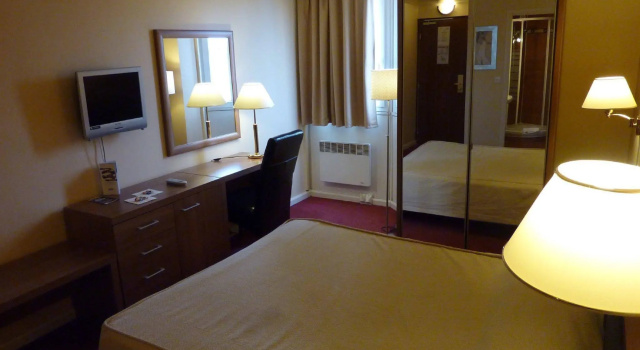 Comfort Hotel Villepinte-Sevran, Забронировать Отель Отели Seine-Saint-Denis с парковкой, Парковка