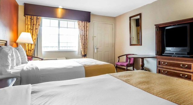 Четырёхместный номер Standard Quality Inn & Suites Minden