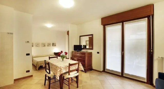 Casa Gialla, Забронировать Апартаменты/квартира Отели Бергамо с парковкой, Парковка