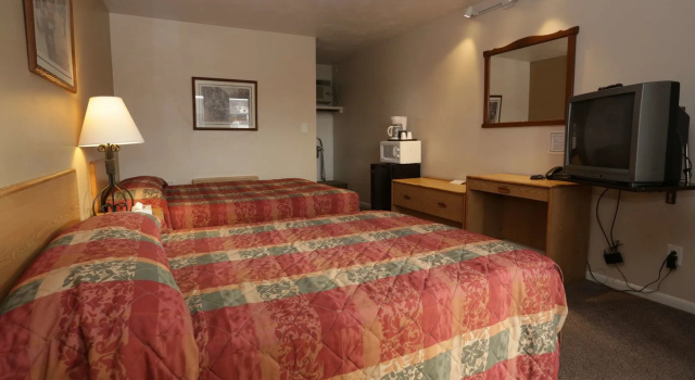 Capri Motel, Забронировать Мотель Отели Скотсблафф с завтраком, Завтраки