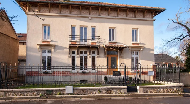 LA GOUTTE D'OR, Забронировать Гостевой дом Авиз Шампань