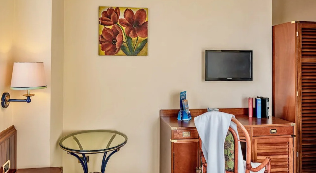 Двухместный номер Standard с балконом и с видом на море Hotel in Cecina just 100 mt from the sea