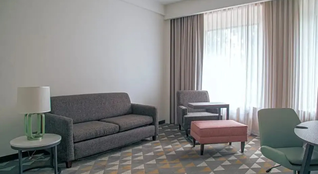 Четырёхместный люкс c 1 комнатой с балконом Holiday Inn Tlaxcala by IHG