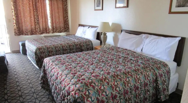 Четырёхместный номер Standard Northwoods Motel