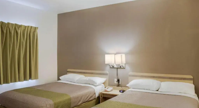 Четырёхместный номер Standard Quality Inn Fishers - Indianapolis