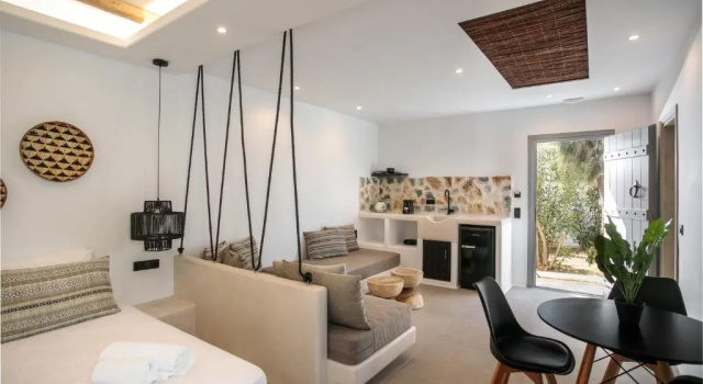 Семейный номер Deluxe Naxos Green Village Hotel