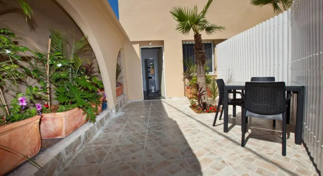 Студия Geula Suites