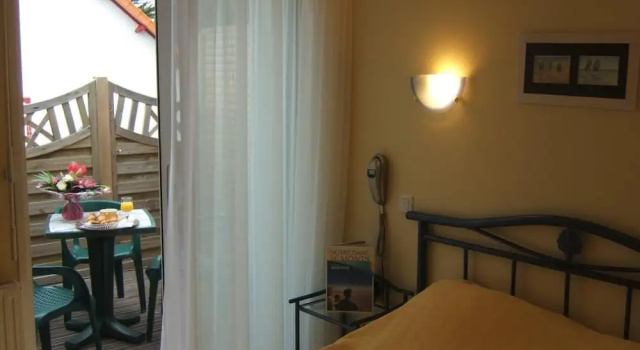 Hôtel de lOcéan, Забронировать Отель Отели Нотр-Дам-де-Мон с парковкой, Парковка