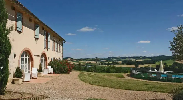 Domaine den Naudet, Rezerwuj Hotel Teyssode Langwedocja-Roussillon