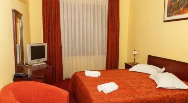 Hotel Elyon Dej, Забронировать Отель Отели Деж с парковкой, Парковка