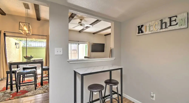 Апартаменты 3 Mi to Mill Ave: Central Condo w/ Patio in Tempe
