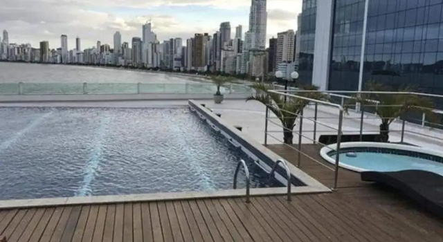 Апартаменты Superior Para Casais, Prédio Beira Mar, Em Frente à Roda Gigante