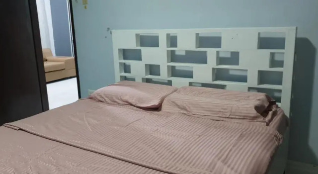 Fully furnished, peaceful and lovely home that is located 2 minutes from the heart of the city.