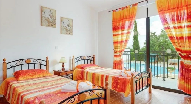 Villa Chariklia, Rezerwuj Willa Neo Chorio Pafos