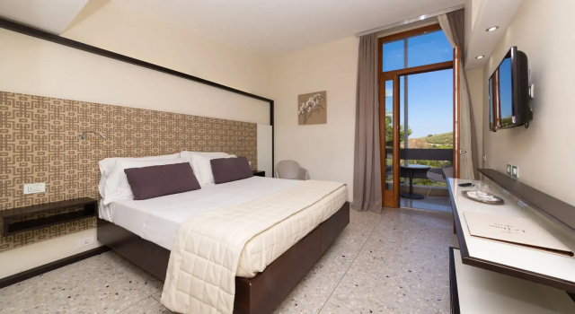 Valtur Baia del Gusmay Beach Resort, Забронировать Курортный отель Пескичи Foresta Umbra
