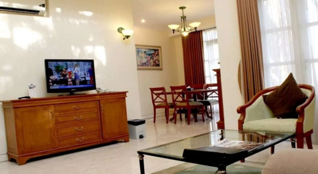 Ciputra Golf, Club & Hotel, Брондау Қонақ үй Lakarsantri Surabaya, Ciputra Waterpark маңындағы
