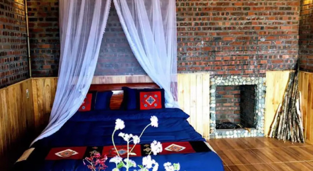 Кровать в общем номере Sapa Hmong Bungalow Homestay