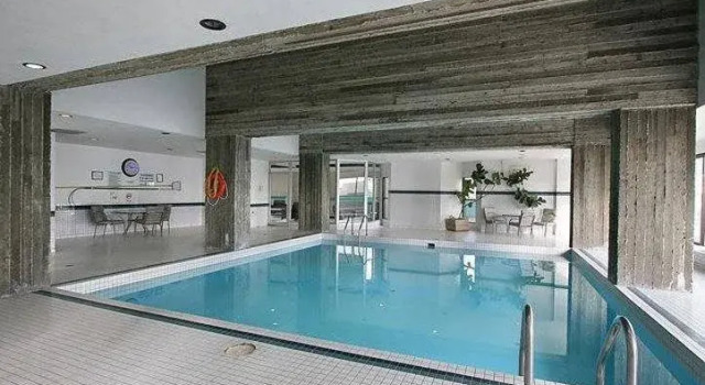 Alberta Place Suite Hotel, Забронировать Отель Эдмонтон Эдмонтон, рядом с Francis Winspear Centre for Music