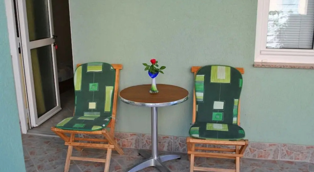 Apartment Laura, Забронировать Отель Отели Сени с бассейном, Бассейн