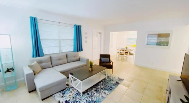Bayview Regency Apartments By Lowkl