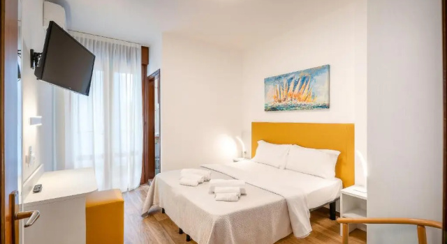Двухместный номер Standard с балконом и с частичным видом на море Hotel Royal Garnì