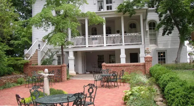 Mayhurst Inn, Đặt Nhà nghỉ có bữa sáng Locust Dale Shenandoah National Park