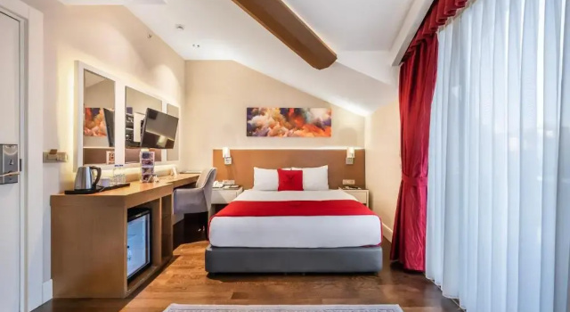 Superior Dvoulůžkový s manželskou postelí pokoj s balkonem Veyron Hotels & Spa