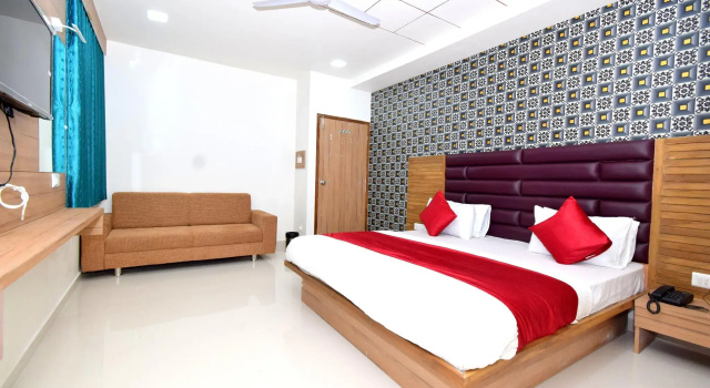 Hotel Millennium, Varaa Hotelli Sātej Gujarat