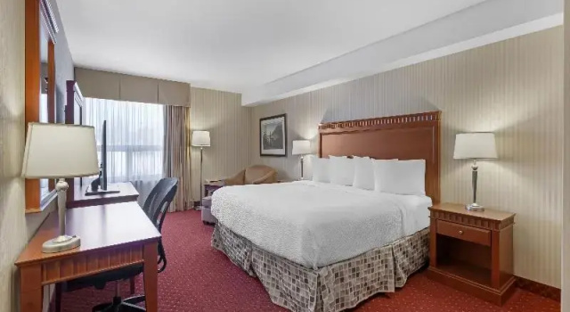 Четырёхместный люкс Best Western Plus Otonabee Inn