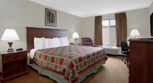 Двухместный номер Standard Days Inn by Wyndham Greensboro NC