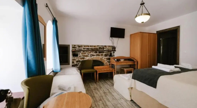 Двухместный номер Deluxe Fardi Residence Guesthouse