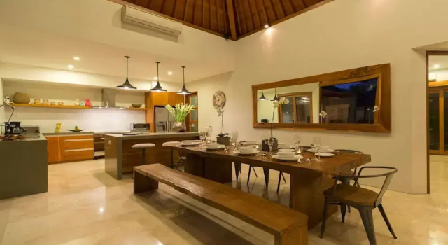 Imagine Your Family Renting a Luxury Holiday Villa Close to Seminyaks Main Attractions, Villa Bali 2043, Prenota Villa Cottage a Bali, Cottage