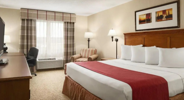 Номер Standard Country Inn & Suites by Radisson, Rossford - Toledo South