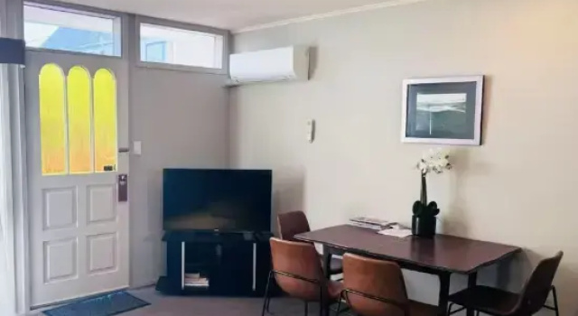 Merivale Court Family Suit(2bedr)-Unit 1