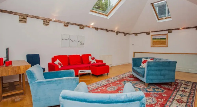 Spacious Quiet Mews House Near Angel, Забронировать Отель Ислингтон Лондон, рядом с Кэмденский пассаж