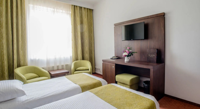 Mercure Medias Binderbubi Hotel And Spa, Забронировать Курортный отель Отели Медиаш с завтраком, Завтраки