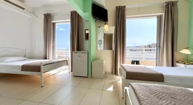 Трёхместный номер Standard с балконом Archontiki City Hotel
