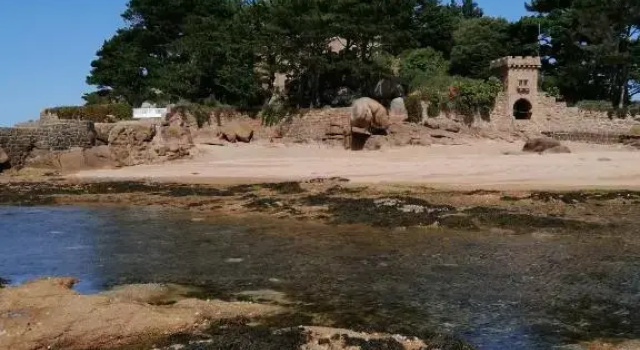 Chambre spacieuse, moderne et très confortable à Perros-Guirec, Забронировать Хостел Перрос-Гирек Granit Rose Coast