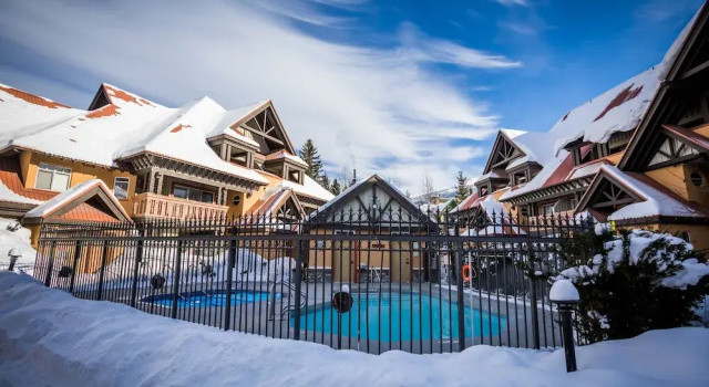 Stoney Creek Sunpath by Whistler Premier, Забронировать Апартаменты/квартира Апартаменты Уистлер, рядом с Snowplace Park, Апартаменты/квартира