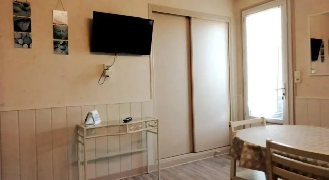 Апартаменты 2 logements séparés 2 et 5 couchages au Rez-de-Chaussée à Chambretaud, 5 min Puy du Fou