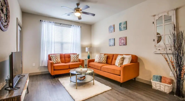Апартаменты Convenient Location Warm and Cozy Apartment