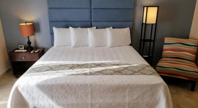 Четырёхместный номер Standard Combate Beach Resort