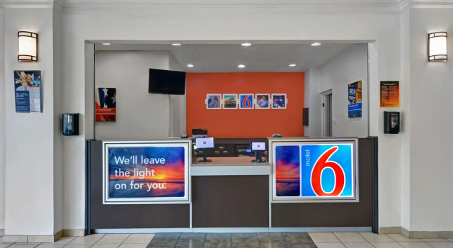 Motel 6-Cutler Bay, FL, Забронировать Мотель Мотели Biscayne National Park, Мотель