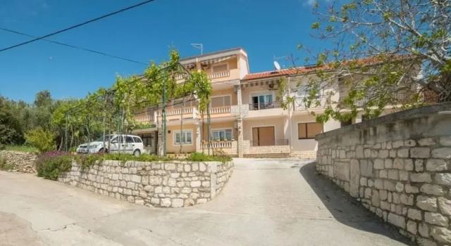 Apartments Dusan, Забронировать Отель Банёл остров Раб