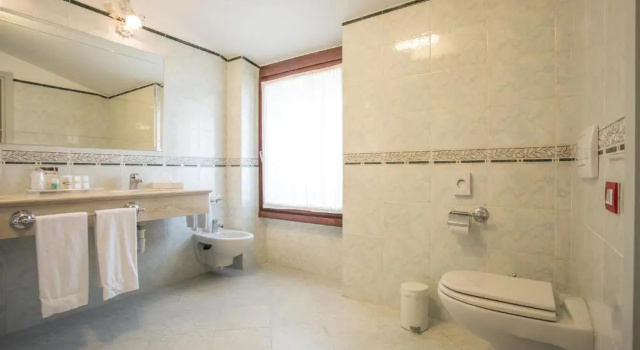 Двухместный номер Deluxe Front Lake Hotel Spiaggia d'Oro - Charme & Boutique by Double Hospitality