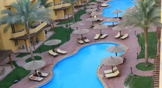 Pool View Apartment at British Resort - Unit 02, Забронировать Курортный отель Отели Хургада с бассейном, Бассейн