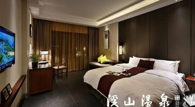 Xishan Hotsprings Resort & SPA, Забронировать Курортный отель Отели Мавей с бассейном, Бассейн