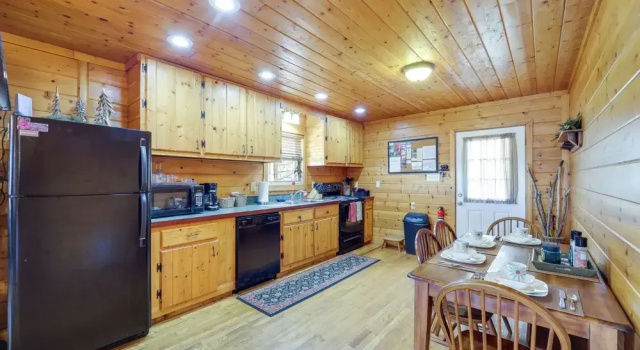 Secluded Lenoir Cabin: 4 Mi to Dtwn Blowing Rock, Varaa Lomakoti Blowing Rock 