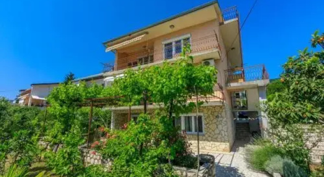 Apartments Melita, Забронировать Апартаменты/квартира Отели Приморско-Горанской жупания с парковкой, Парковка